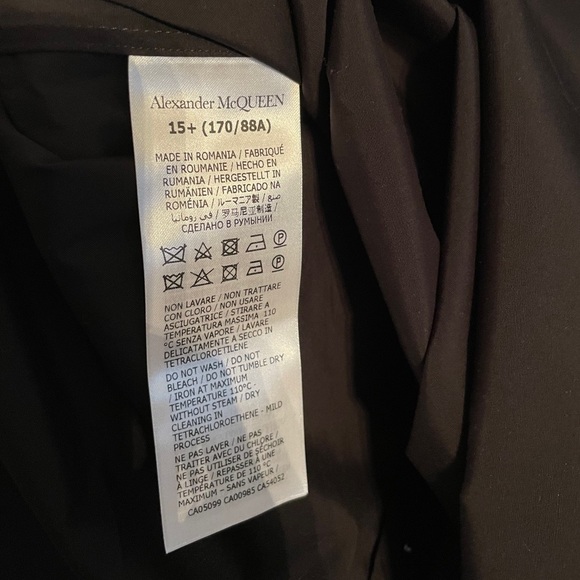 Alexander McQueen Short Sleeve Embroidered Logo Shirt Sz 15.5|M Brand New w/tags - Picture 4 of 4